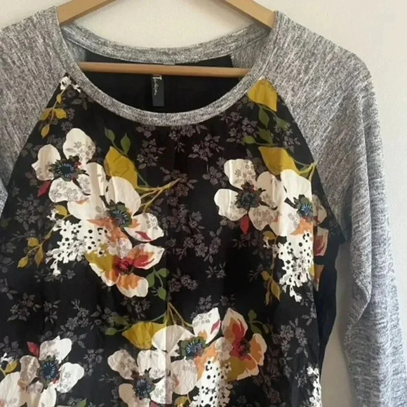 Kut From the Kloth Floral Mixed Material Top - Picture 5 of 14